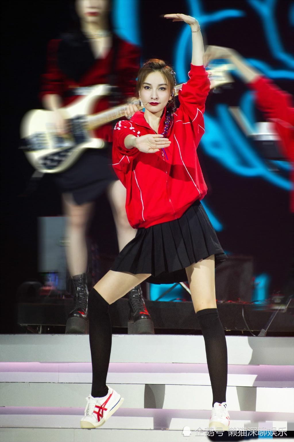  直言|?《乘风破浪的姐姐》张萌袁咏琳吴昕淘汰，直言想赢也赢不了！