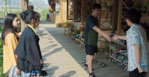  节目|叫“关晓彤”不亲切，“晓彤”又不合辈分，谁注意郭麒麟的叫法？