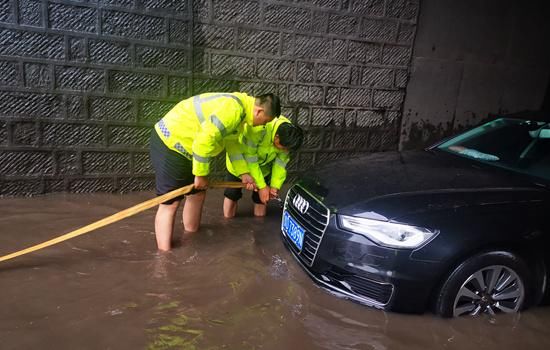 枣庄|枣庄交警：化身“浇”警守护你的平安出行