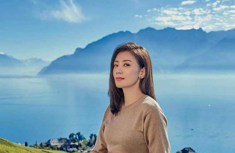  换牙|贾静雯一家做客范玮琪家，波妞门牙少一颗，网友：换牙太早了吧？