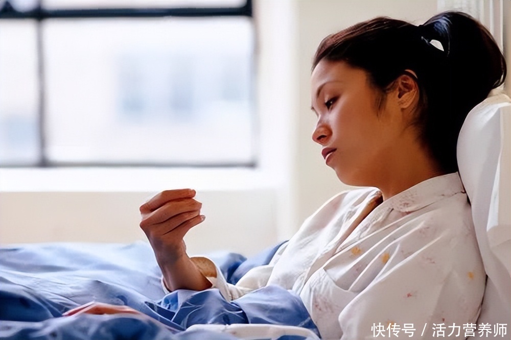 50岁女性胃不好夏天吃什么水果好(夏天胃不好的人，这几种水果切勿多吃了，医生表示：会加重胃病)