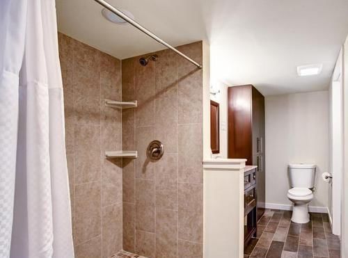  老师傅|50岁老师傅专攻卫生间装修，教你解决干湿分离、臭味、采光问题