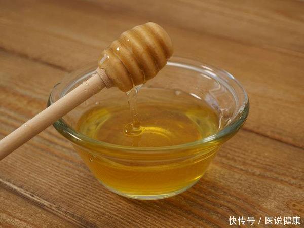慢性肝炎早期常见的七种症状(慢性肝炎患者，注意这3件事，或能有效缓解肝脏不适，需了解)