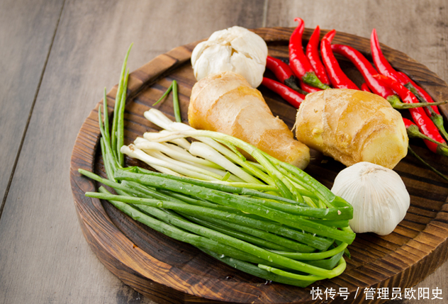 吃葱姜蒜对身体好不好(为什么说“多吃葱姜蒜，能少去医院”？其中的养生之理，不妨了解)