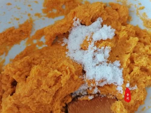 混合面|南瓜混合面奶香发糕，有营养又蓬松暄软不塌陷，口感佳老少皆宜