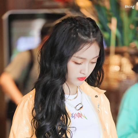  吴宣仪|吴宣仪像极了考试的我上热搜了？是怎么回事