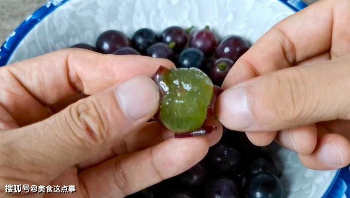 葡萄|葡萄只用盐和面粉洗,等于吃农药,教你一招,虫卵农药残留全溜走