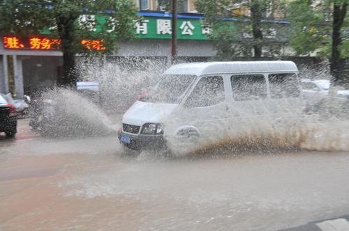 浙江|台风“黑格比”登陆，浙江沿海风大雨急