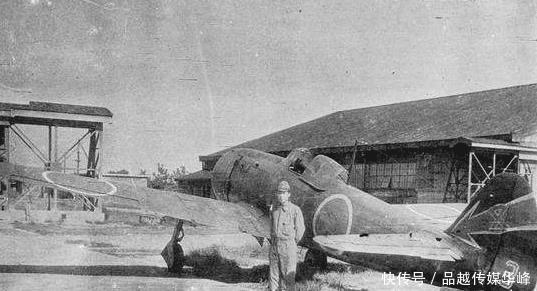 自选|日军哨兵松懈,机场成八路武工队“自选超市”,高射机枪随便拿