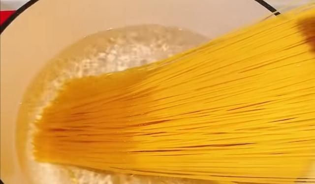 黑椒牛柳意面|想吃意面自己在家做,既好吃又省钱,面条根根有味又富有嚼劲