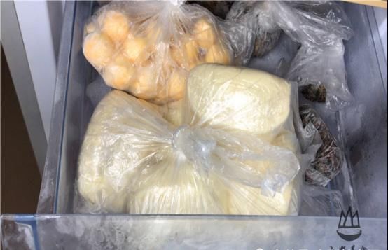 包裹|保存馒头时,直接放冰箱就错了,学会一招,放1个月不干瘪不发霉