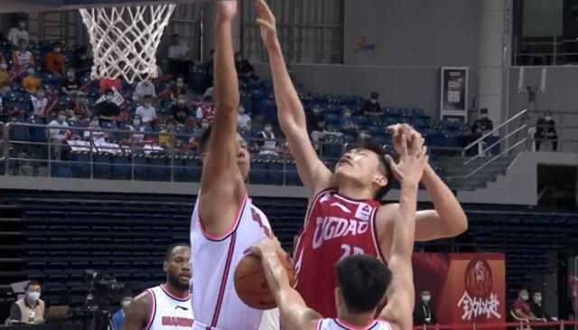 肯定|三分33中6仍22分大胜！不用多想，青岛肯定是遇到广东队了