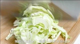  简单|凉拌包菜丝丨做法简单，酸辣爽口