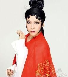  现况|草根逆袭抛弃糟糠女友，娶外国高官之女隐婚9年，李玉刚现况如何