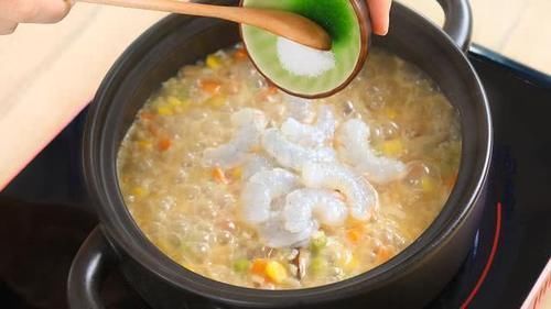 大火|豪华版海鲜粥做法，熬粥你用大火还是小火小火慢熬营养不流失