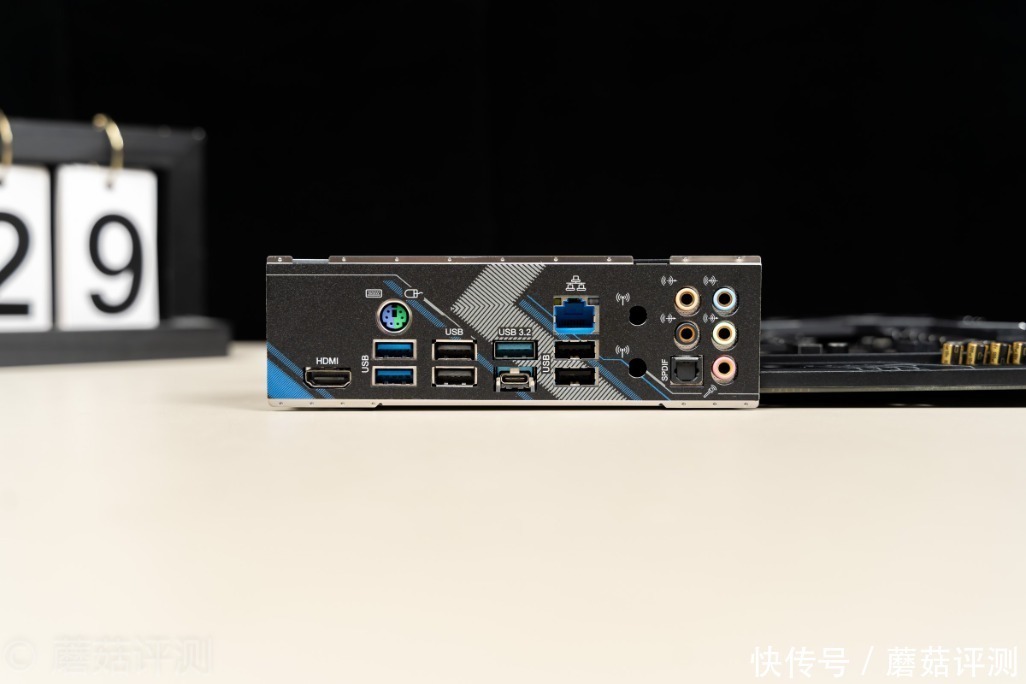 华擎|一块性价比超高的B550主板、华擎B550 Extreme4极限玩家主板 评测