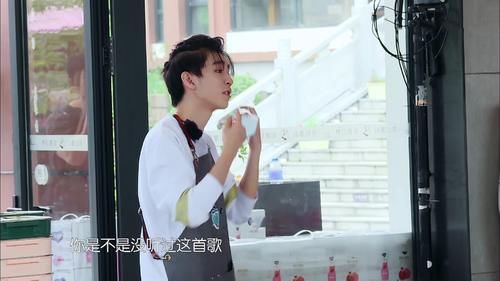  评价|耿直boy上线！王俊凯评价杨超越唱歌，针针见血！