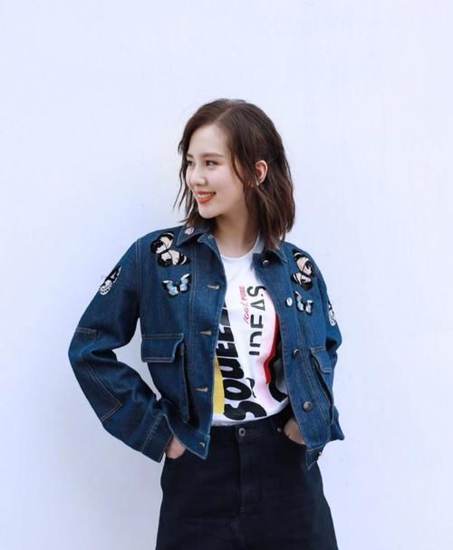  衬衫|教你用A字裙过完这个春天，搭配衬衫、T恤都特别好看，谁穿谁美