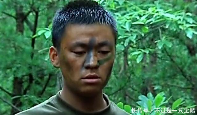 看似|《士兵突击》许三多俘虏了毒贩，看似“多此一举”其实是立了大功！