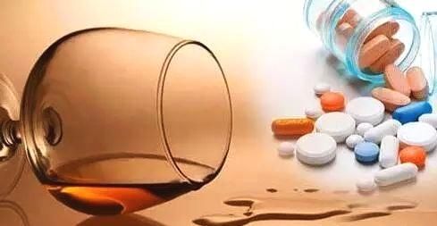  喝酒|喝酒又吃药，真的会出事！医生提醒：喝酒不吃药 吃药不喝酒