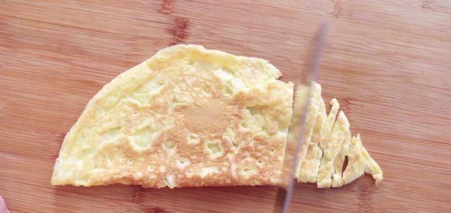  鲜味|鲜味十足的紫菜虾滑汤，适合各种人群，补钙有营养，好吃还不长胖