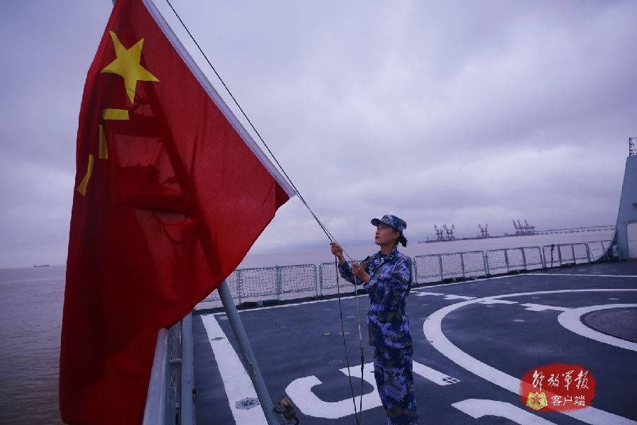  女兵|大洋之上的舰艇女兵，她们才是真正乘风破浪的姐姐们
