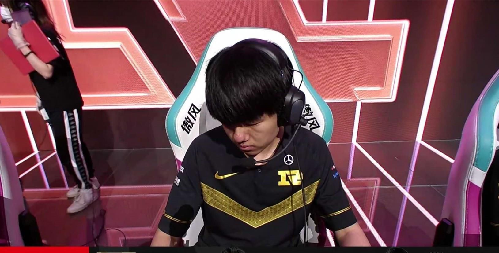  挽救|RNG四保一挽救小虎“退役之战”，香锅泪目：小虎不怂排LPL中单前三