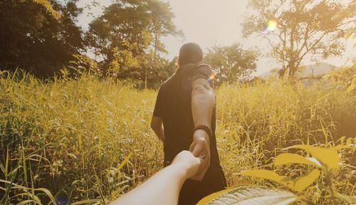 拒绝|小姑子回家问嫂子要一万块零花，嫂子果断拒绝，“家里没开银行”