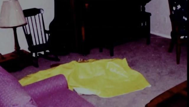 改造|真人秀盯上凶宅大改造!清洗陈年血迹,撬开躺过死尸的地板…