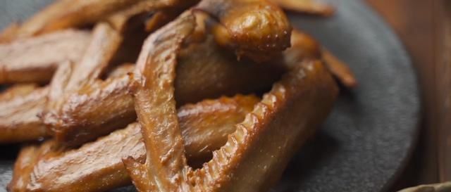 比买|烟熏鸭翅膀在家自制,比买的好吃,做了20个我吃了10个,实在美味