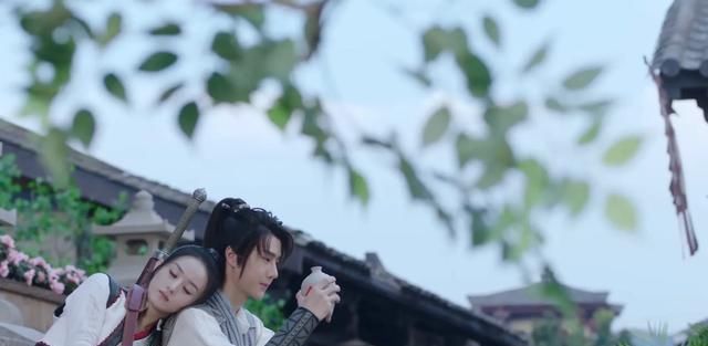  王一博|汪涵问赵丽颖，拍戏的时候王一博请你吃过饭吗？丽颖：他在减肥