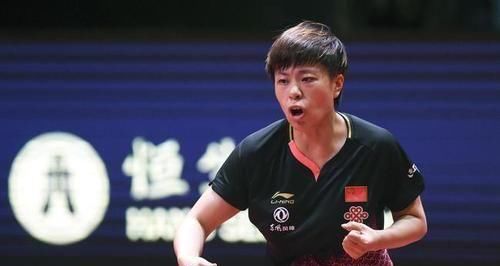  胡丽梅|拒绝逆转！伊藤克星连丢2局点、被轰8-0拒崩盘，4-2险胜晋级16强