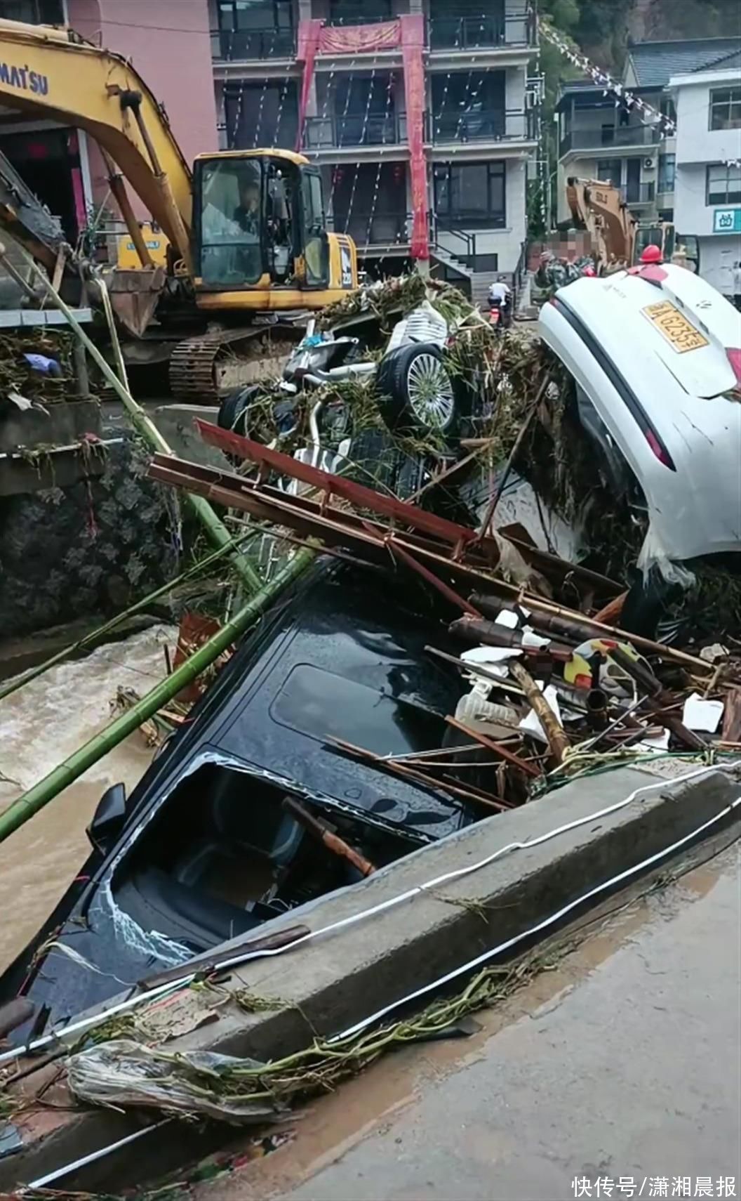 杭州富阳暴雨引发洪水，致5人身亡2人失联！当地正搜救