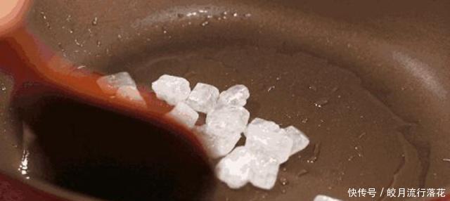 红烧肉|餐厅大厨透露,当你给红烧肉加糖色时,只需注意这一点