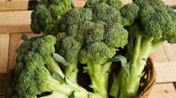  被誉为|被誉为“蔬菜皇冠”的西兰花，不能乱吃，4大禁忌还很多人不知