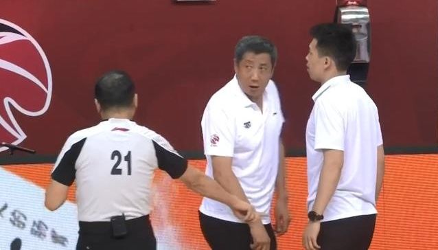  北京|火药味十足！常林任骏飞各吃违体，林书豪单节12分，首钢抗议判罚