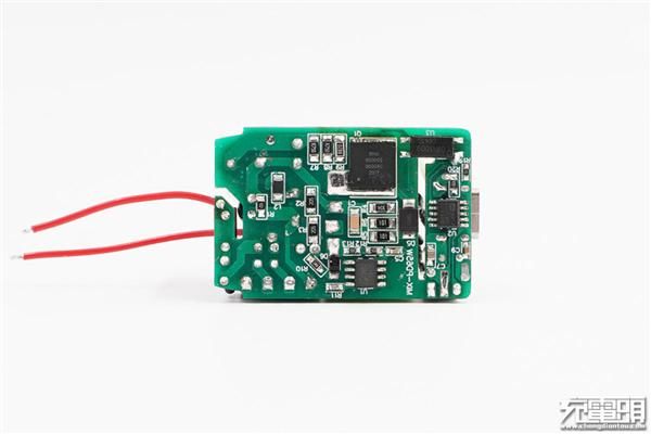  国产|打破外企垄断核心器件：首款国产氮化镓快充主控芯片问世
