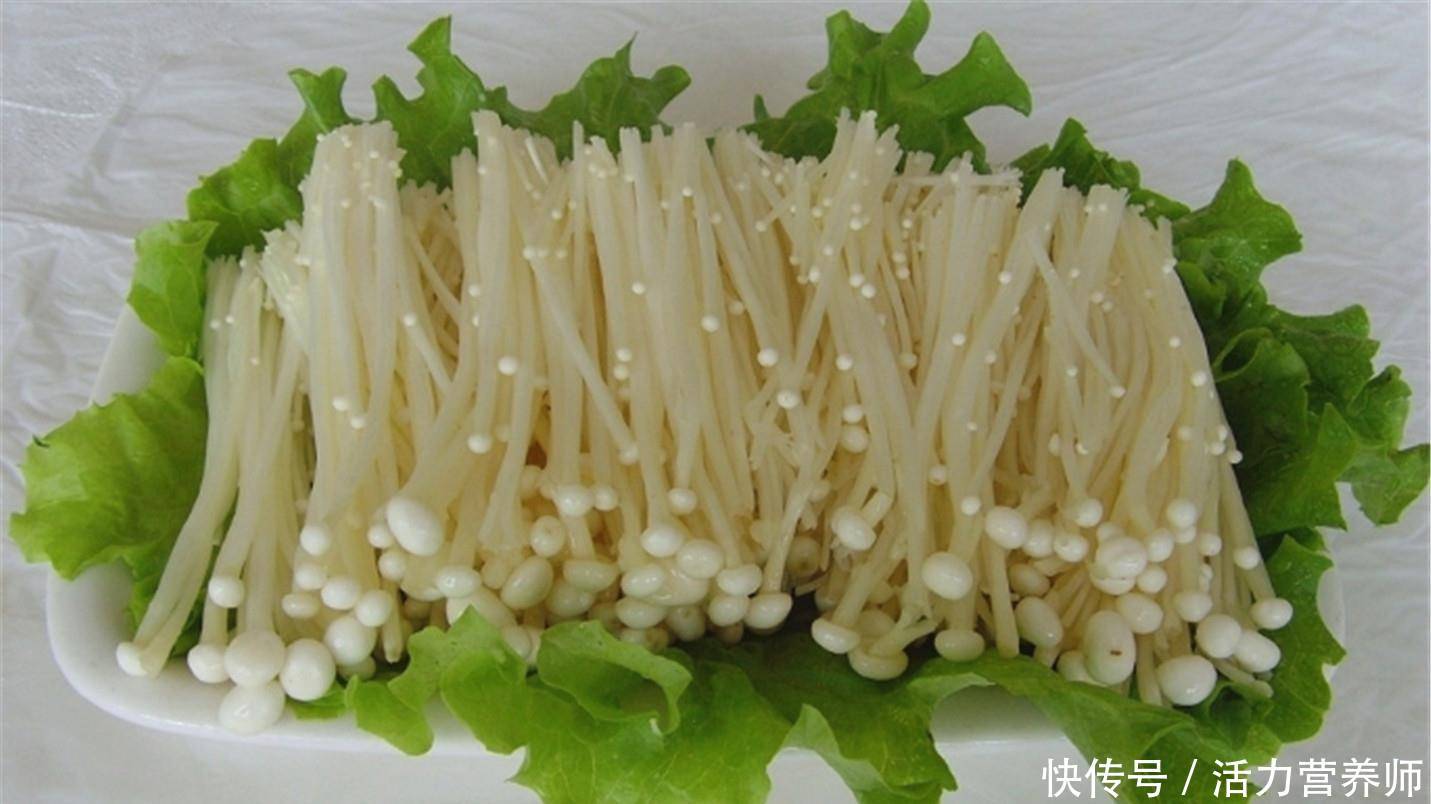 蔬菜上有甲醛吃了会有多大危害(菜市场里的“甲醛大户”究竟是谁？3种蔬菜吃了会致癌？真相在这)
