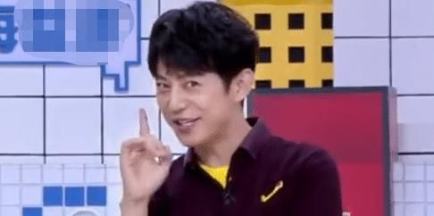 何炅|明星录节目多吃亏?杨超越昂贵牛排被何炅分掉,她的反应都懒得装