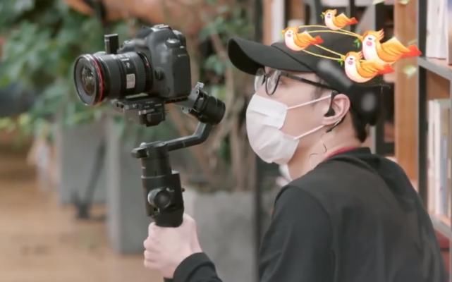  发文|张艺兴惊喜现身，反遭黄渤“狠打”，同台后黄渤发文让观众意难平