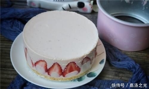 慕斯蛋糕|夏天最爱的草莓蛋糕,清爽细腻,配方升级,不用烤箱,零失败