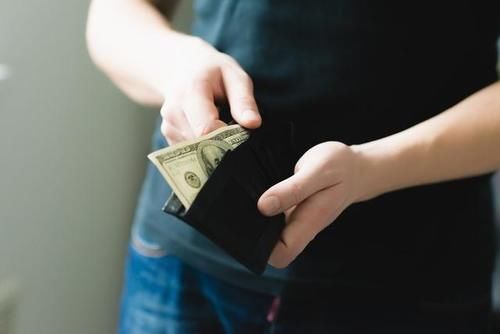 亲戚|钱借给熟人朋友甚至亲戚，对方明明有偿还能力却拒不还钱该怎么办