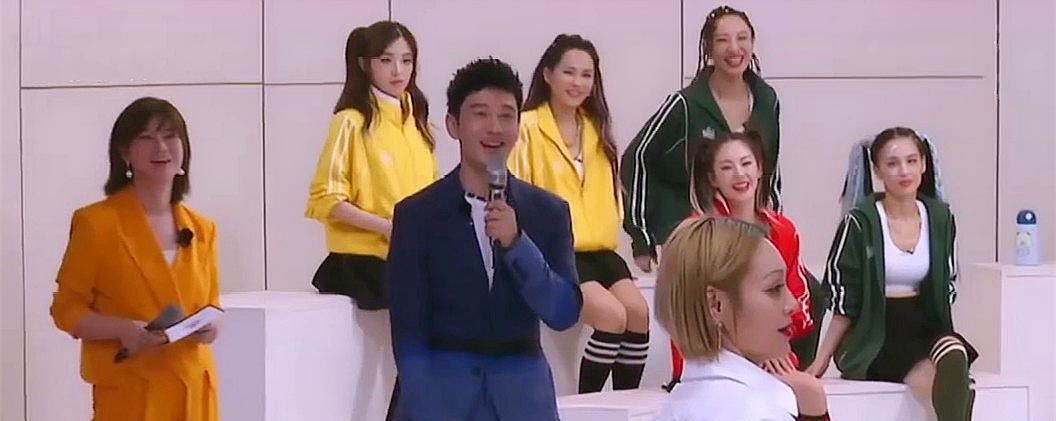  淡定|宁静与李斯现场针锋相对，其他姐姐坐在台下看戏，王霏霏不淡定了