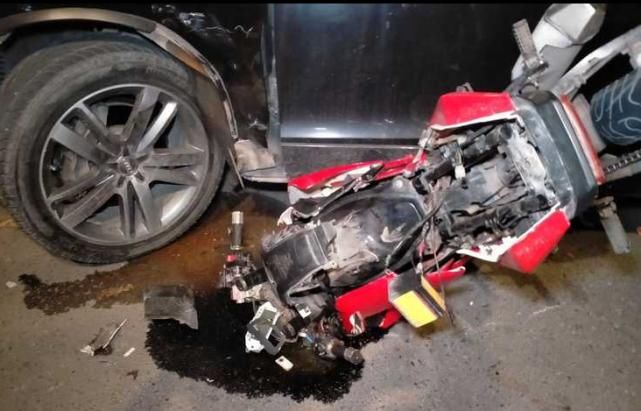  司机|昨晚，这两名中籍司机有点惨