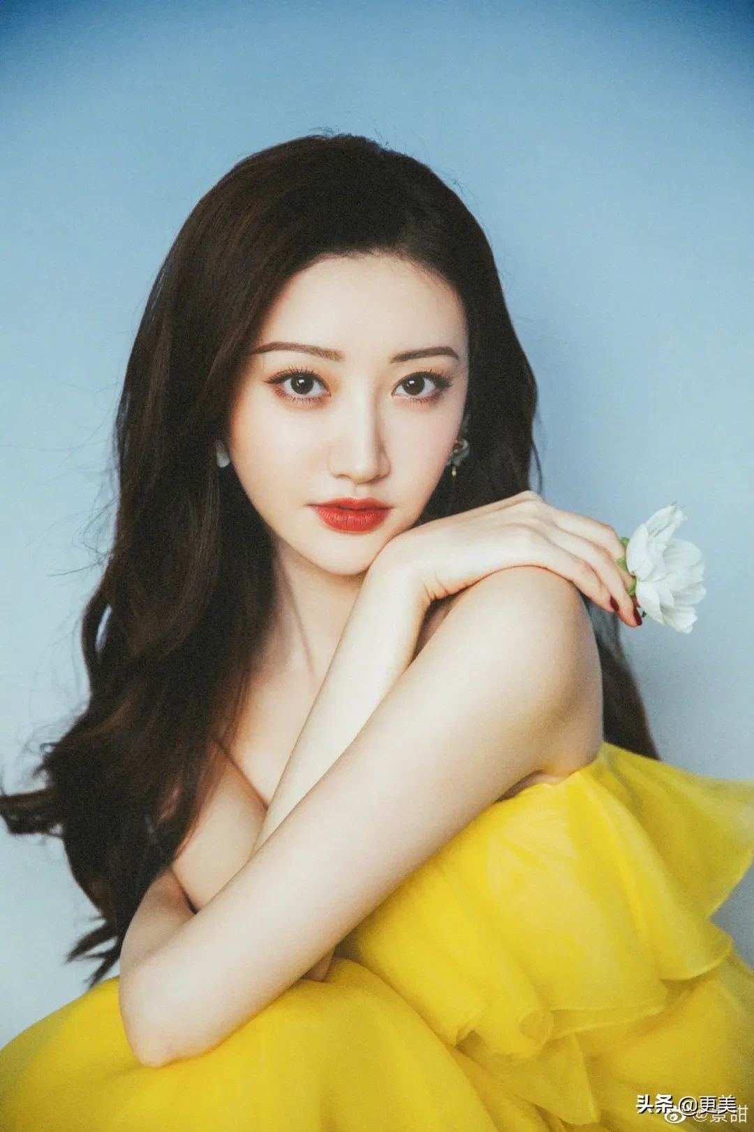  景甜|景甜笑看资源咖断层降级，这脸也吸金？