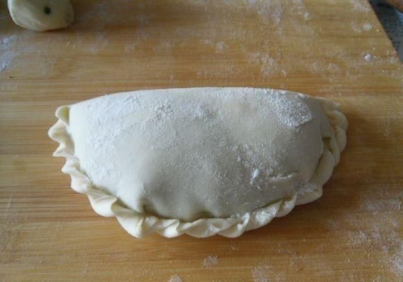  鸡蛋|这才是韭菜盒子正确做法，皮薄馅大，香味浓郁，一次8个不够吃