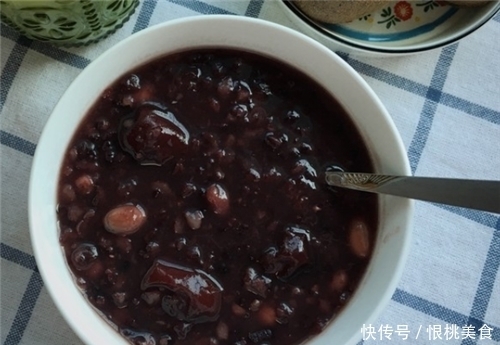  好吃|红枣和它煮，是穷人的“造血库”，补血又暖宫，上班族也能做！