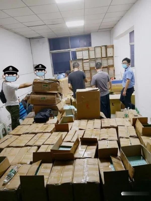 涉案|大岭山公安查获大批假冒名牌香烟，涉案金额高达七百多万元！