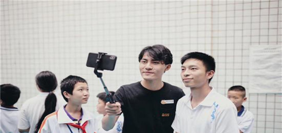  大神玩家|心态为冲国服请4演员助阵，撞车职业操作下饭，妖刀：8分投就离谱