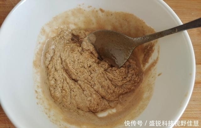 加水|芝麻酱怎样调才好吃直接加水就错了,难怪口感不好,还有小疙瘩